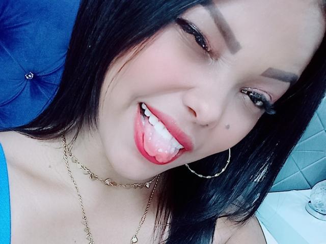 EvelinTurner - Live Sex Cam - 13744332