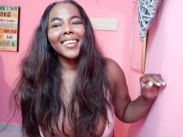 EmiraHot - Live sex cam - 13757516