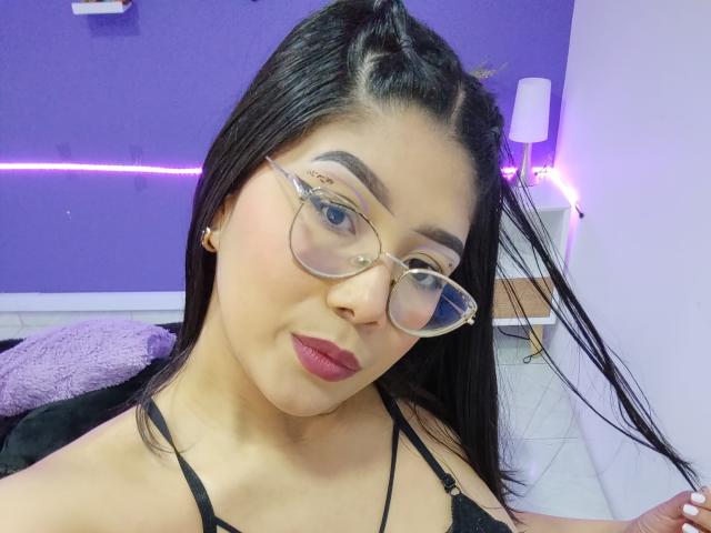 AlessaJames - Live Sex Cam - 13780876