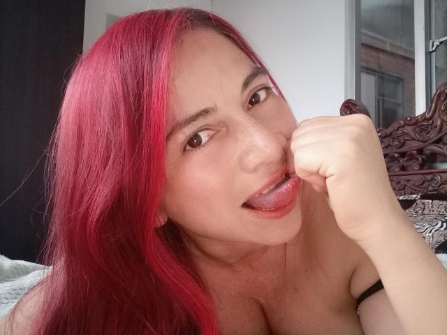 AlessiaRed - Live sex cam - 13783516