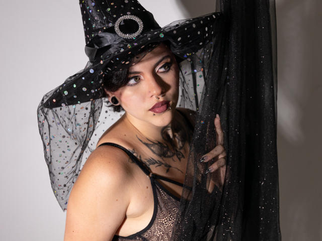 MissCharlottte - Live porn &amp; sex cam - 13849716