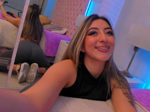 SabrinaMontana - Live porn &amp; sex cam - 13933352