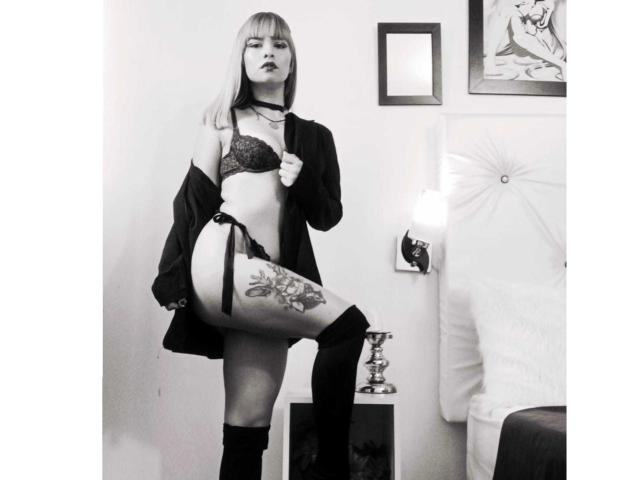 ValerieSage - Live sex cam - 13976384