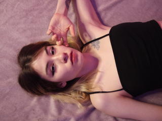 AliceSpicy - Live Sex Cam - 14001372