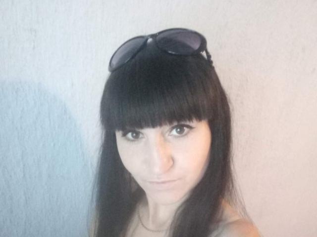 Kisia69 - Live Sex Cam - 14081068