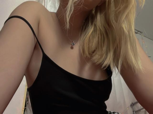 BeautySlim - Live sex cam - 14097624