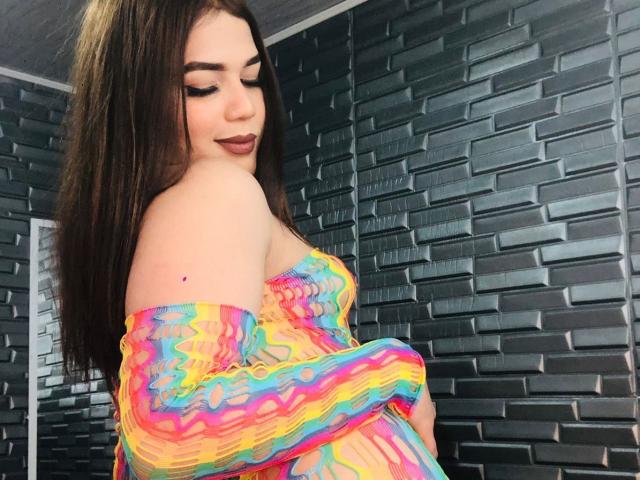 GeraldineWayne - Live Sex Cam - 14189616