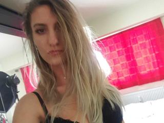 RoxaneQuinn - Live porn & sex cam - 14189956