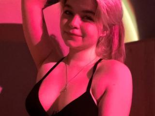 MilanaWall - Live sex cam - 14212904