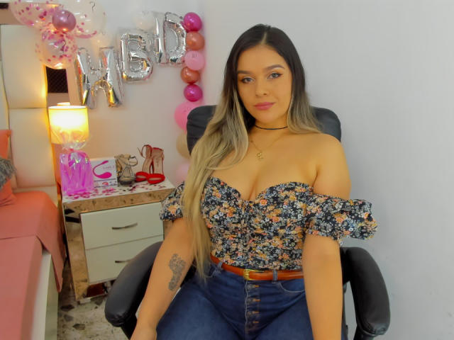 ValerieStone - Sexe cam en vivo - 14240470