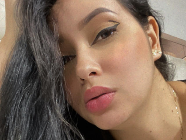 EmilyParkerr - Porno na żywo i seks kamera - 14284550