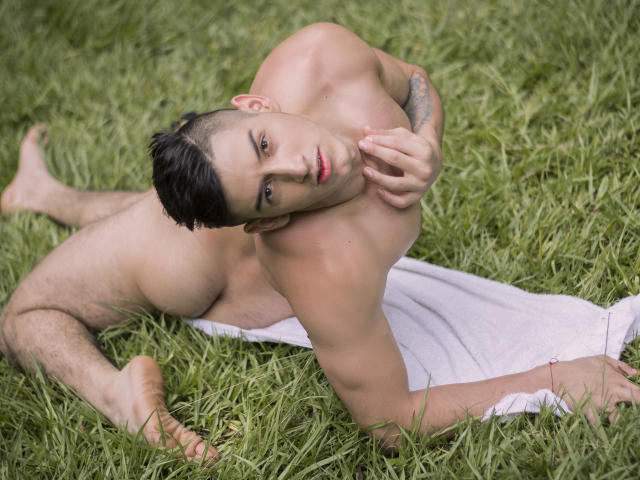 JonathanJeremiah - Live sex cam - 14290058