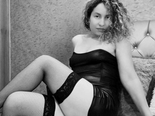 EroticSasha - Live sex cam - 14290182