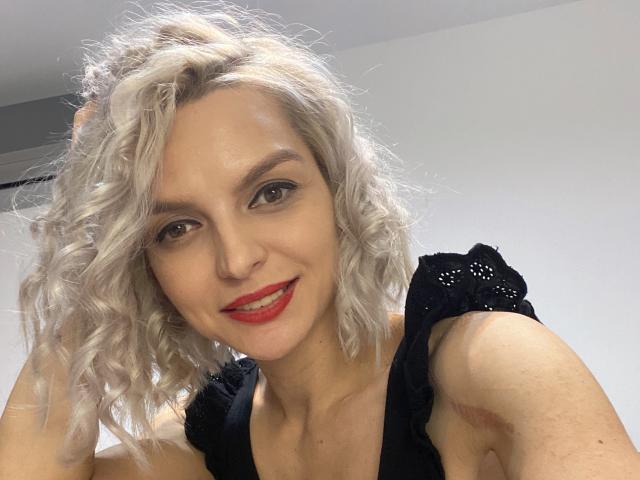 DouceAmelia - Live porno og sexkamera - 14335018