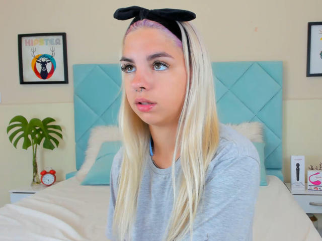 KimDenilo - Live porn &amp; sex cam - 14373822