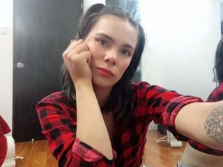 MaddyBarlow - Live Sex Cam - 14378778