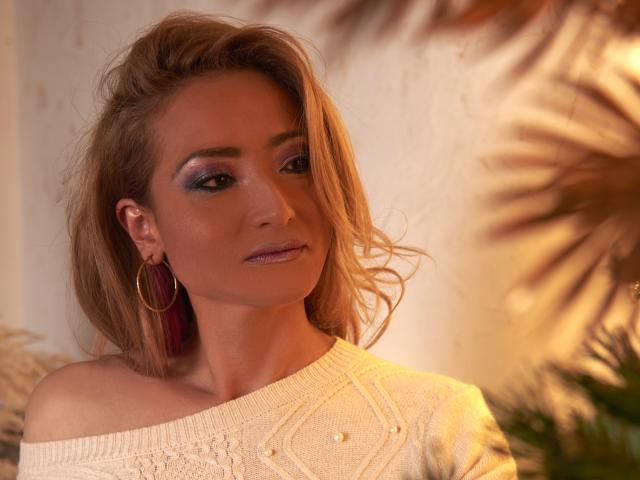 LucyRosiekus - Sexe cam en vivo - 14380930