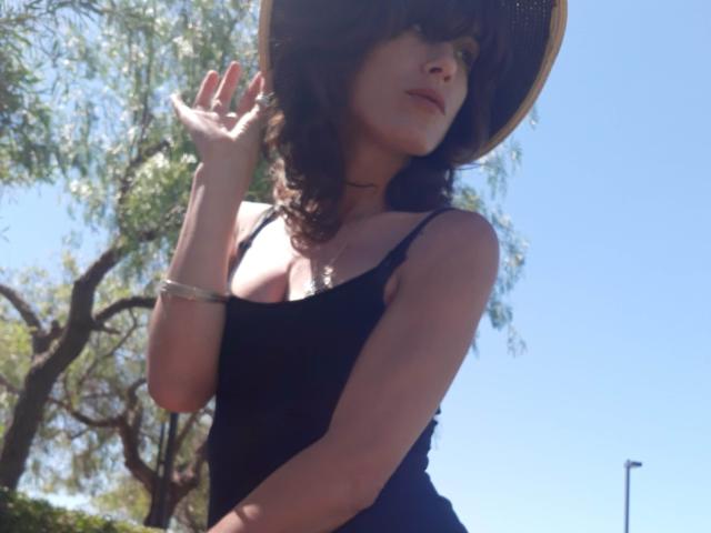 Aiyana - Live sexe cam - 14384250