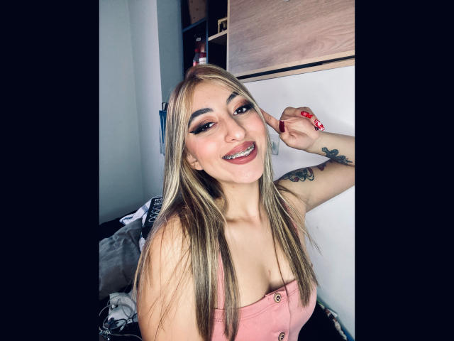 SabrinaMontana - Live sex cam - 14426910