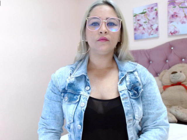 WandaaFox - Live sex cam - 14451666