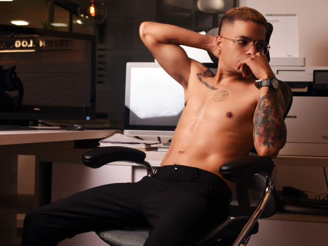 JohnyColer - Sexe cam en vivo - 14461978