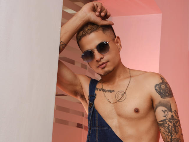 JohnyColer - Sexe cam en vivo - 14461986