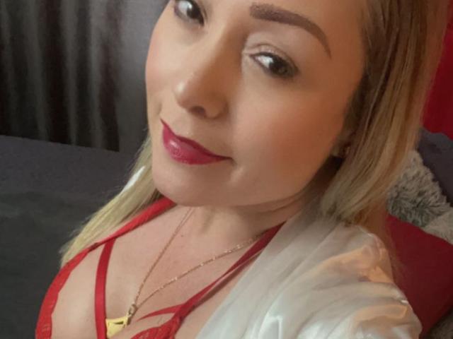 HollyMadisonn - Live sex cam - 14602534