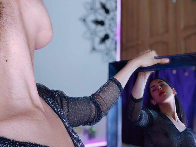 MoniqueCurlz - פורנו בשידור חי ומצלמת סקס - 14665754