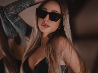 CoralieFlower - Live porn & sex cam - 14677714