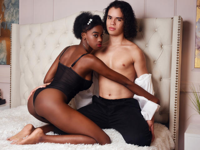 AlexandraAndJhonny - Live sex cam - 14708938