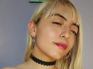 AnnieLeone - Live Sex Cam - 14788794