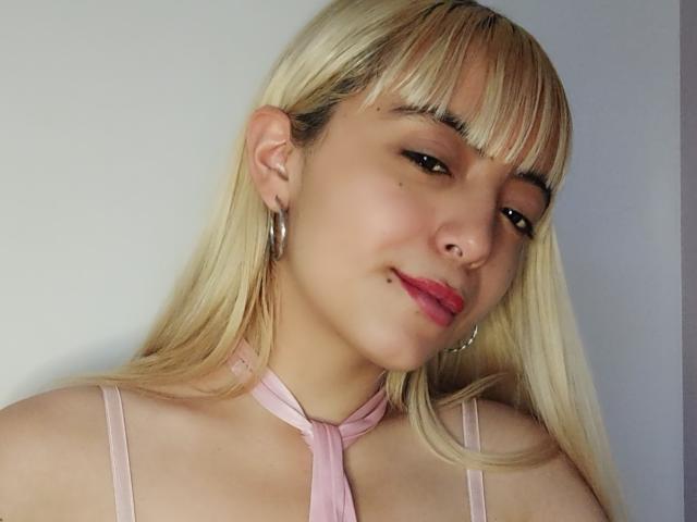 AnnieLeone - Live sex cam - 14799594