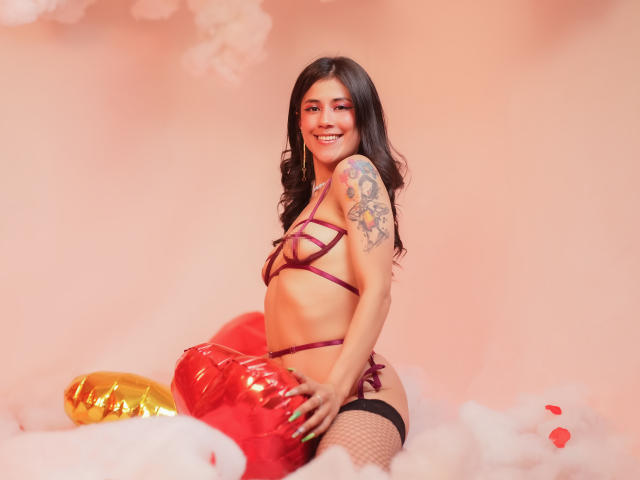 SueTurner - Live sex cam - 14853274