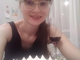 KiraGoldens - Live sex cam - 14871982