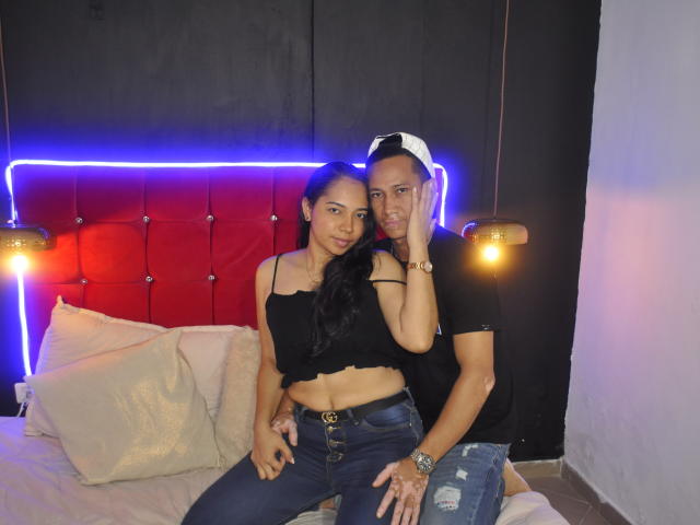 SharlotWithDwayne - Live sexe cam - 14874418