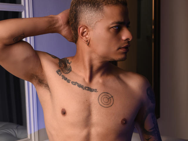 JohnyColer - Live porn &amp; sex cam - 14944090