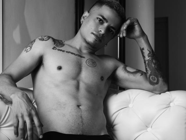 JohnyColer - Live porn &amp; sex cam - 14944094