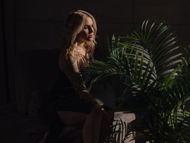 SofiRyan - Live sex cam - 14966878