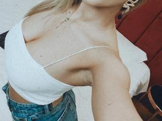 LoraDevine - Live porn &amp; sex cam - 14977274