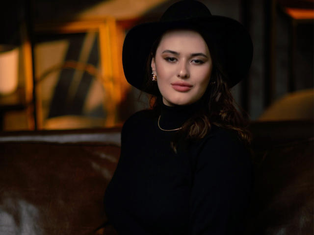 MonikaValadi - Live Sex Cam - 15015710