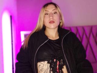 MadelineSquirt - Live Sex Cam - 15066378