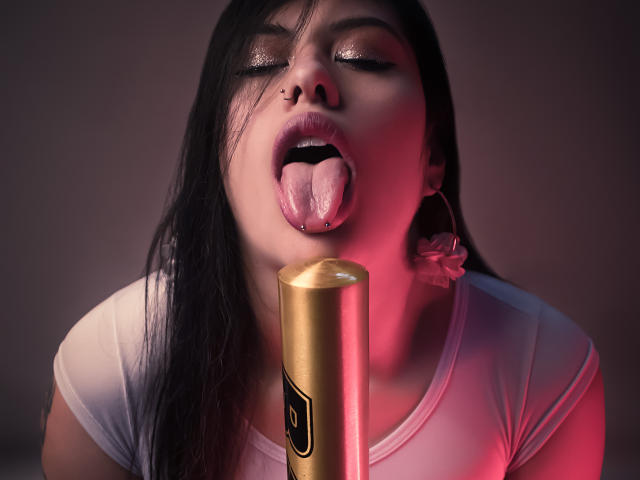 ElaiaBakerr - Live sex cam - 15069414