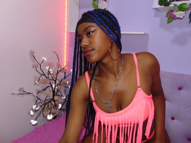 AlondraRoux - Live Sex Cam - 15104942