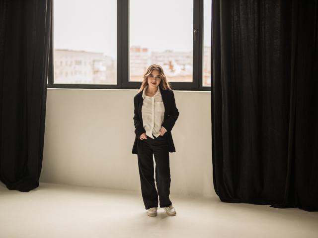 LeraBriston - Live sex cam - 15109358