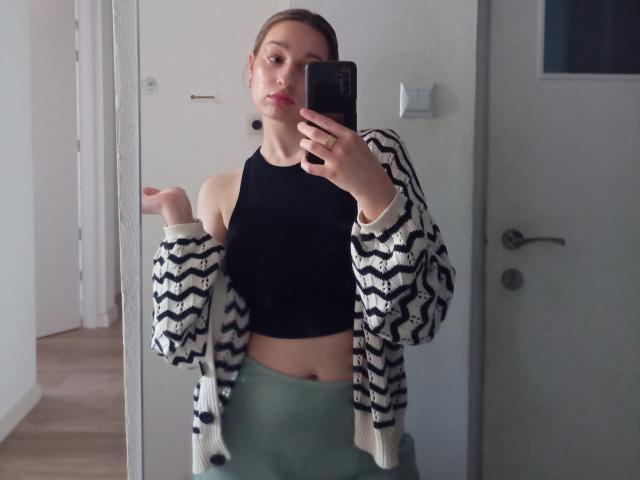 SparkleJulie - Live porn &amp; sex cam - 15135338
