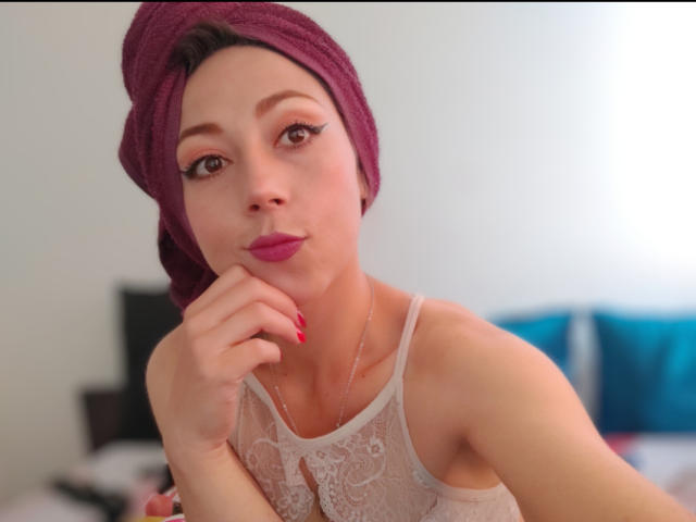 KhrystineBrulant - Live sexe cam - 15136266