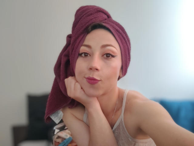 KhrystineBrulant - Live sexe cam - 15136270