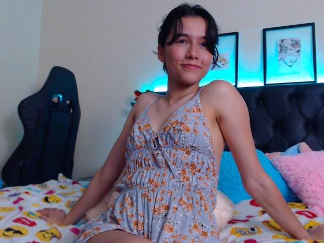 DeisyWest - Élő pornó és szexkamera - 15142782