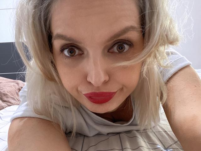 DouceAmelia - Sexe cam en vivo - 15167146