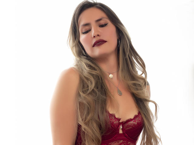 SzamaraGrey - Live porn &amp; sex cam - 15174394